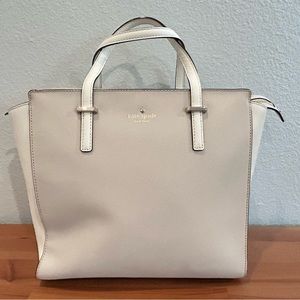 Kate spade medium white beige bag, barely used, come with dust bag.